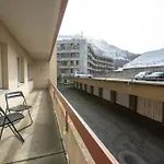 Chic And Cozy In With Free Parking *