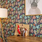 Chic And Cozy In With Free Parking * St. Moritz