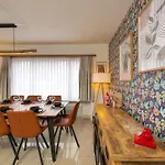 Chic And Cozy In With Free Parking Apartment