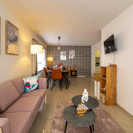 Chic And Cozy In With Free Parking Apartment *